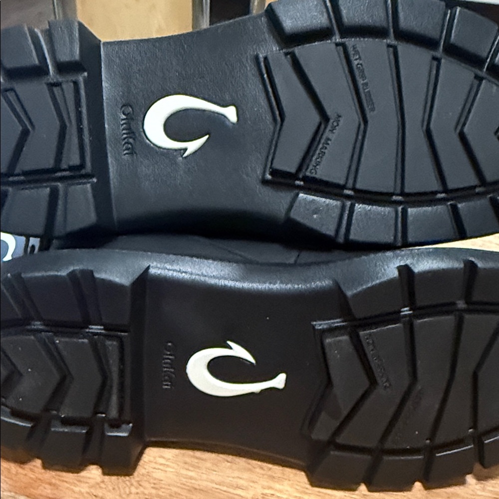 OLUKAI Black Leather - Picture 8 of 8